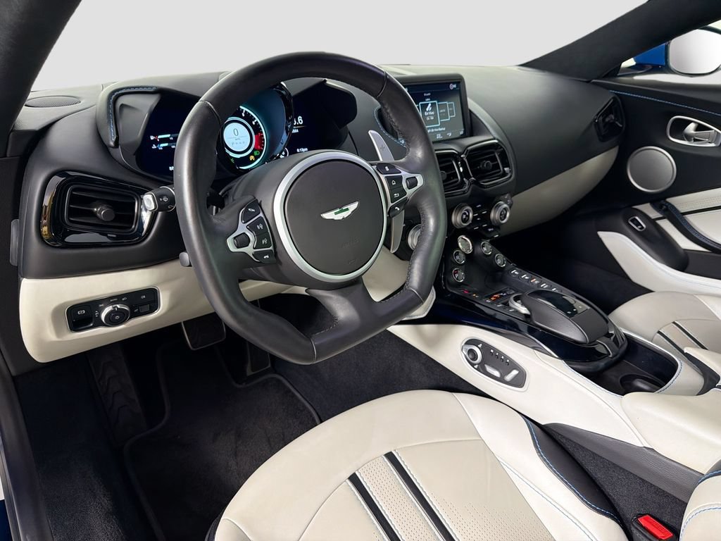 Used 2021 Aston Martin V8 Vantage Roadster RWD image 9