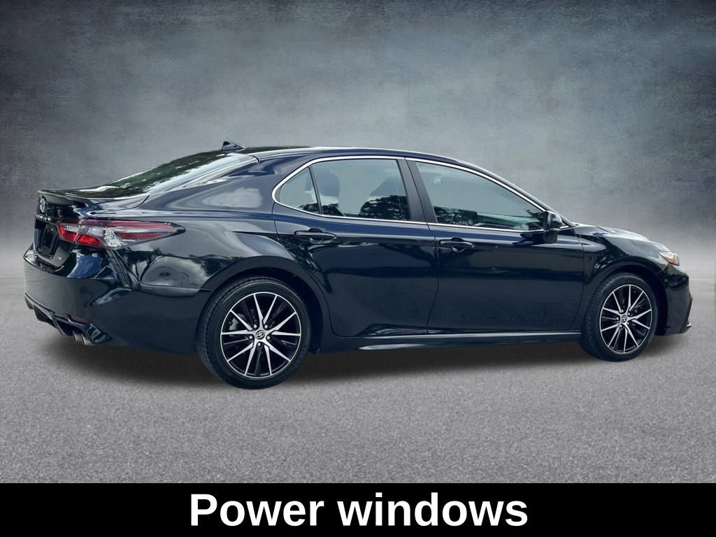 Used 2023 Toyota Camry SE image 6