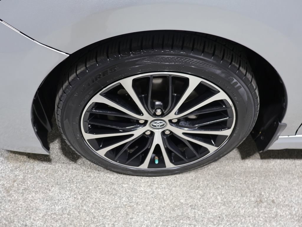 Used 2018 Toyota Camry SE w/ Audio Package FWD image 10
