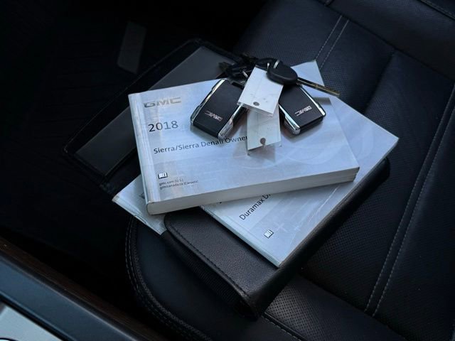 Used 2018 GMC Sierra 2500 Denali w/ Duramax Plus Package image 4