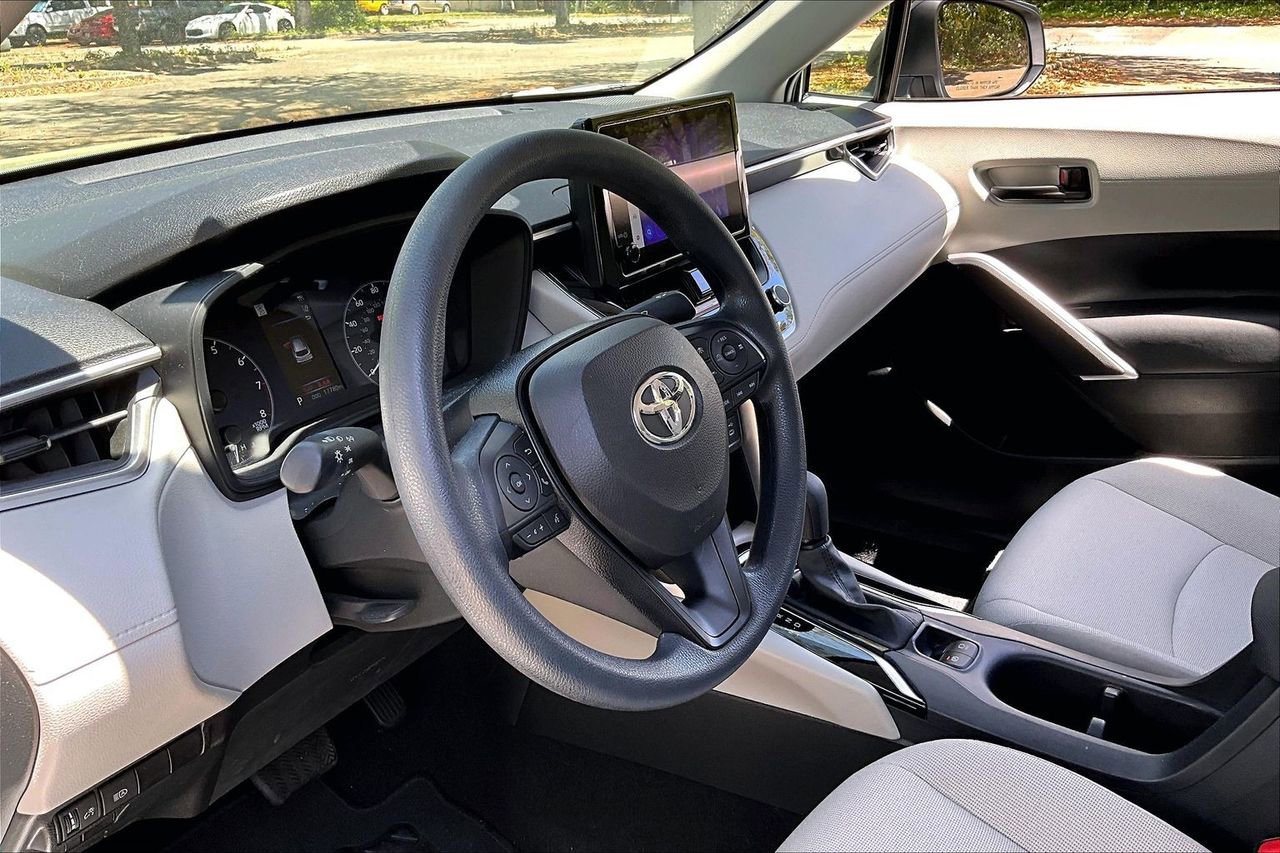 Used 2023 Toyota Corolla Cross L image 14