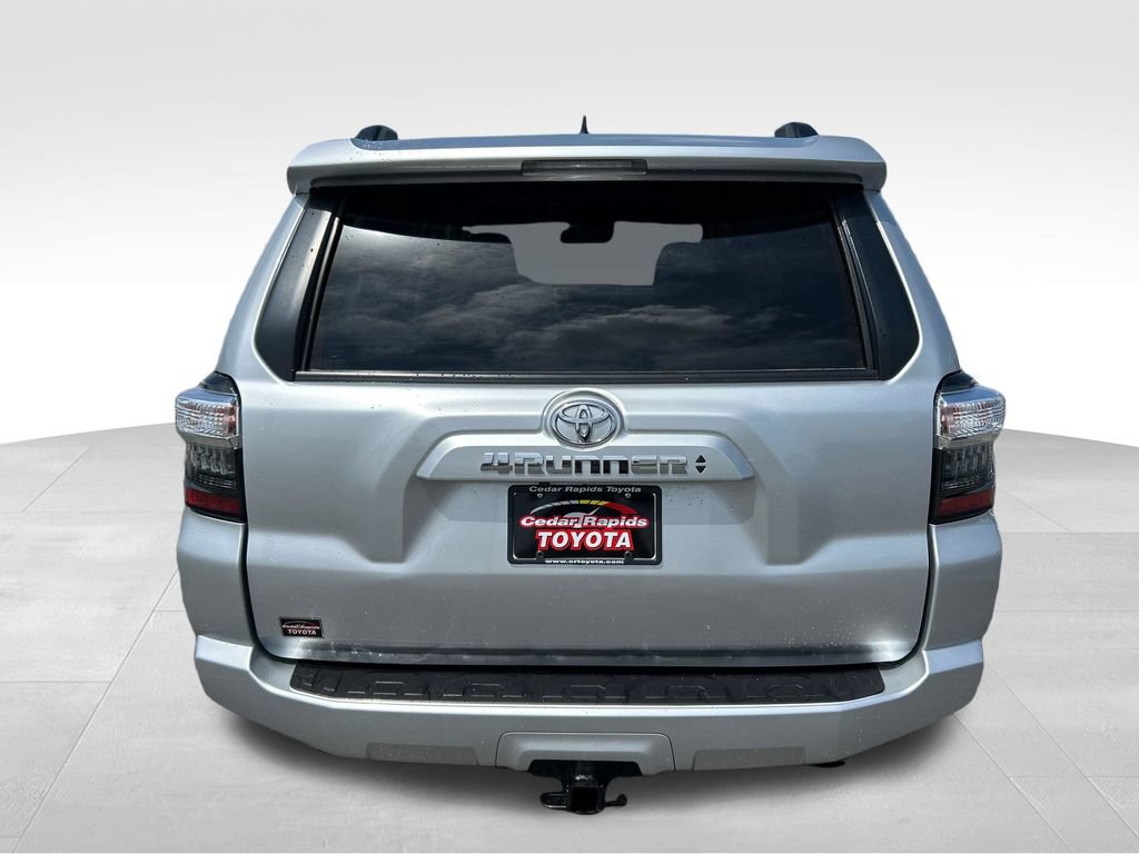 Used 2021 Toyota 4Runner SR5 AWD/4WD image 4