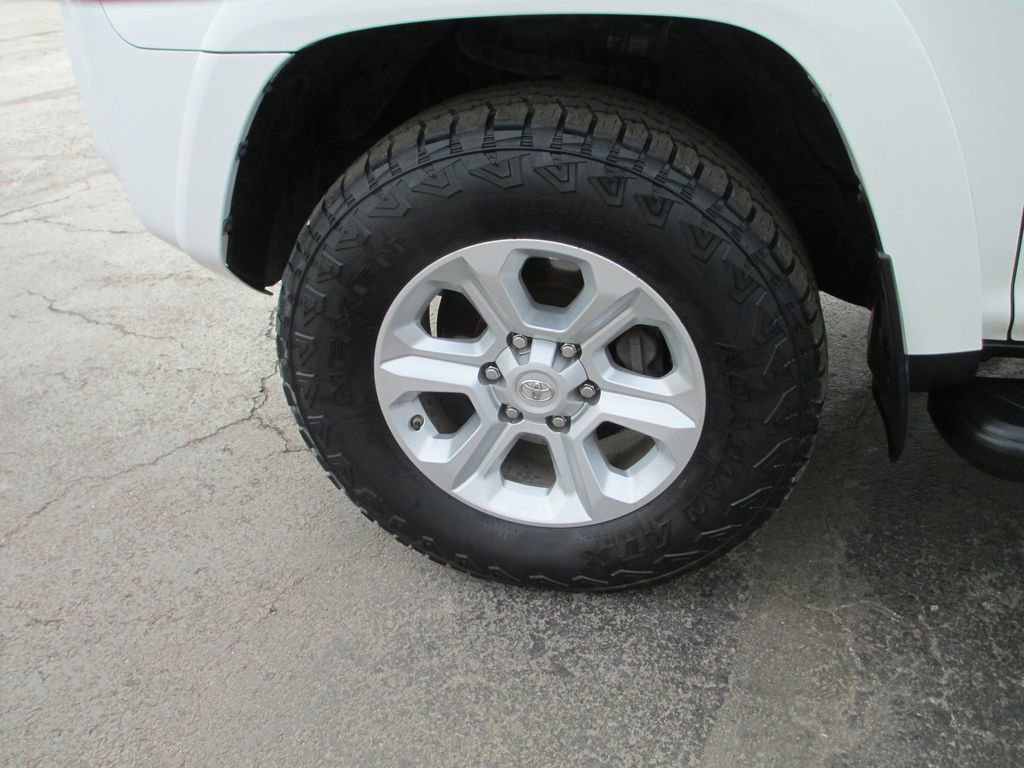 Used 2018 Toyota 4Runner SR5 image 14