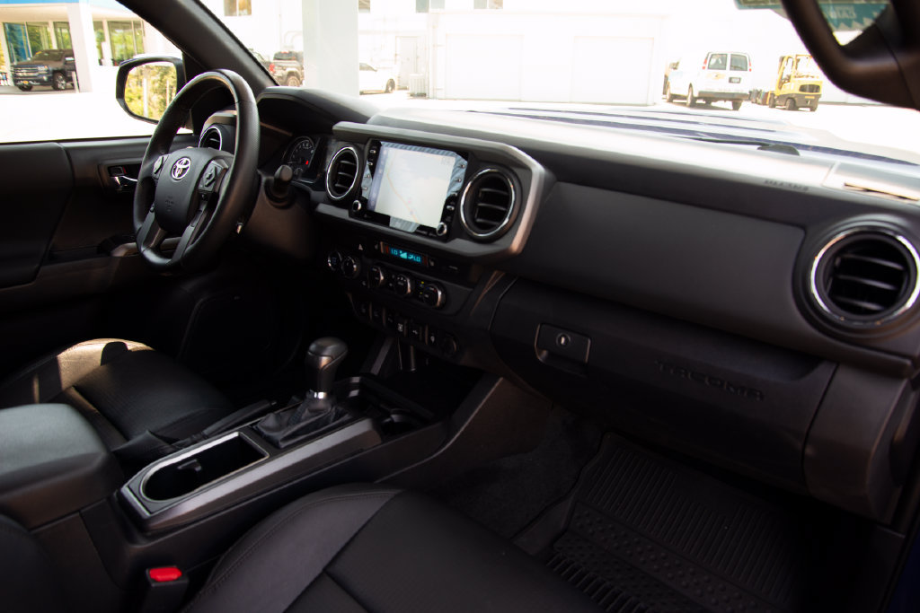 Used 2023 Toyota Tacoma TRD Sport w/ TRD Premium Sport Package AWD/4WD image 17