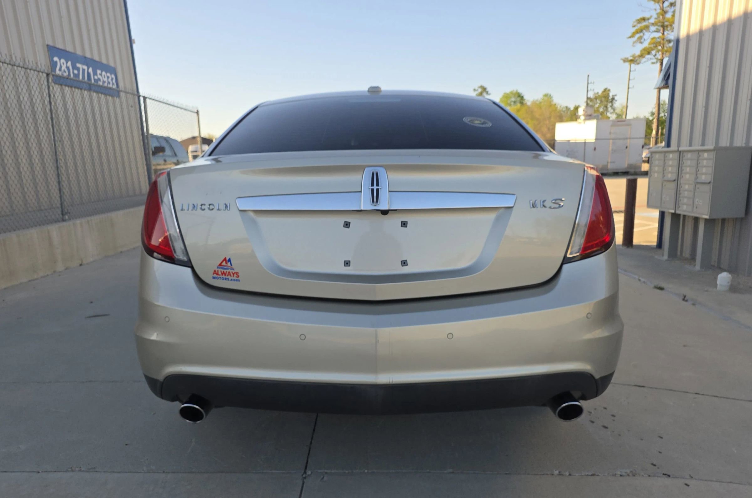 Used 2010 Lincoln MKS Sedan 4D image 15