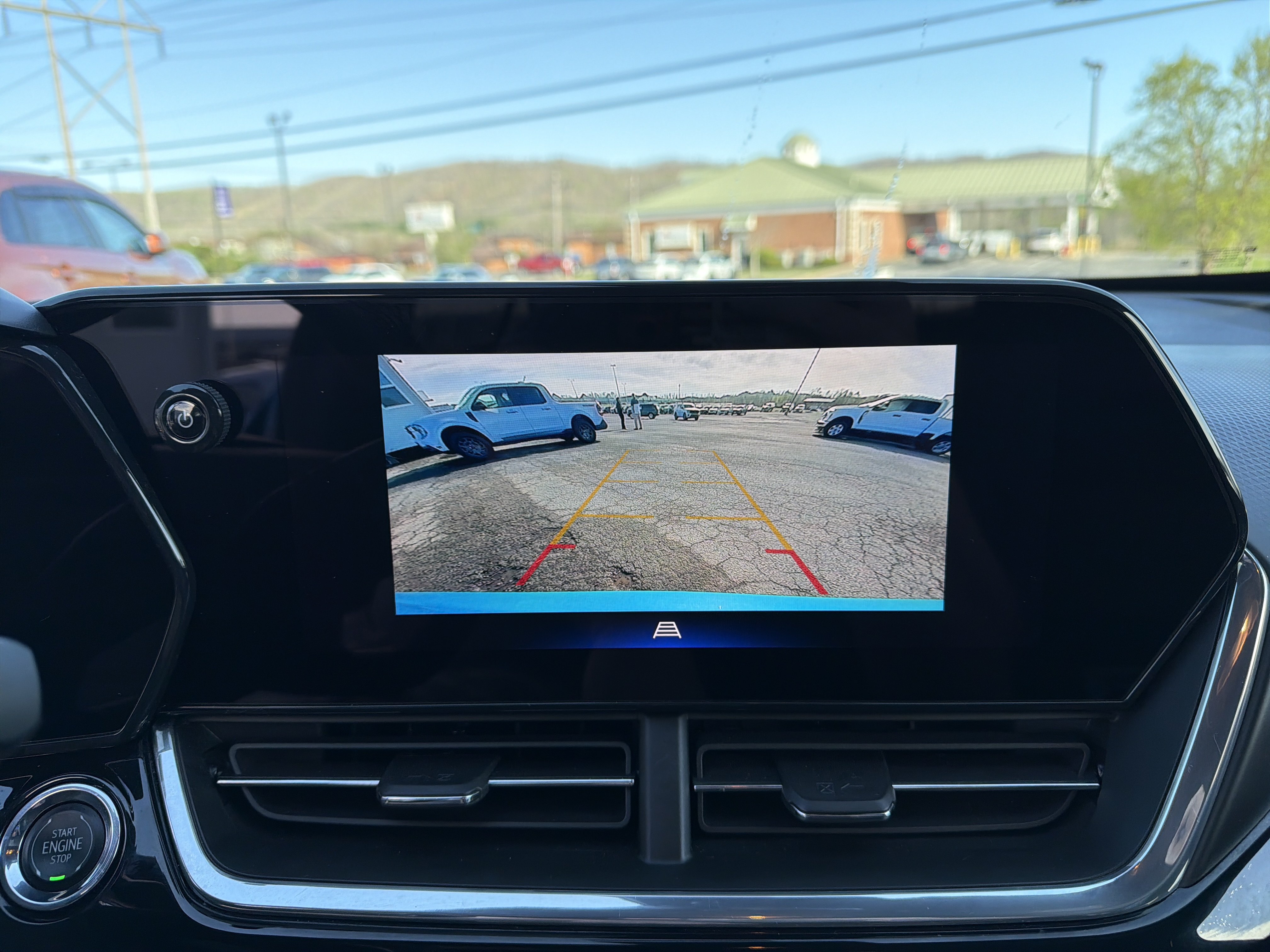 Used 2025 Chevrolet Trax RS w/ Sunroof Package FWD image 27
