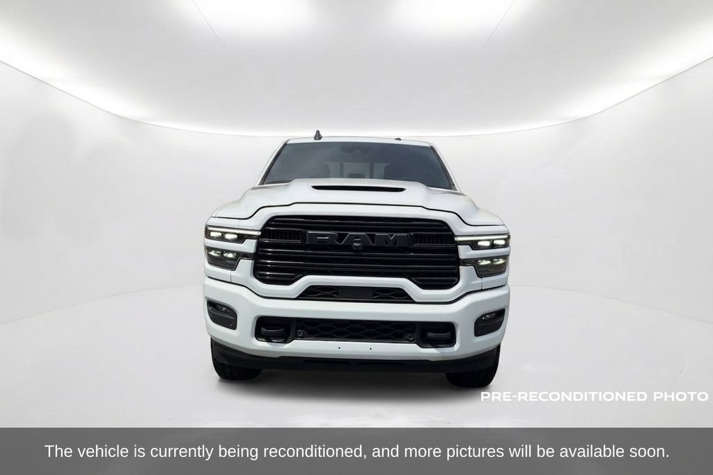Used 2025 RAM 2500 Laramie AWD/4WD image 2