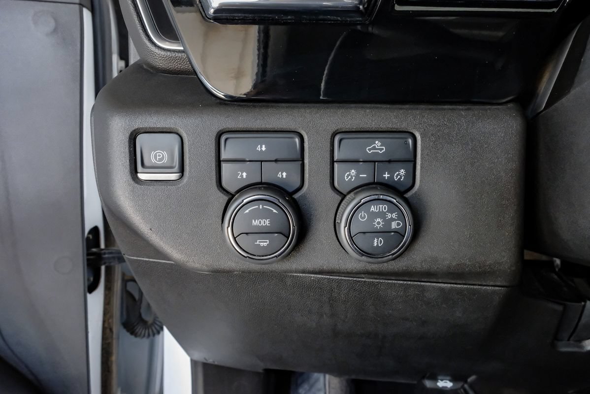 Used 2024 Chevrolet Silverado 3500 LT w/ Convenience Package AWD/4WD image 25