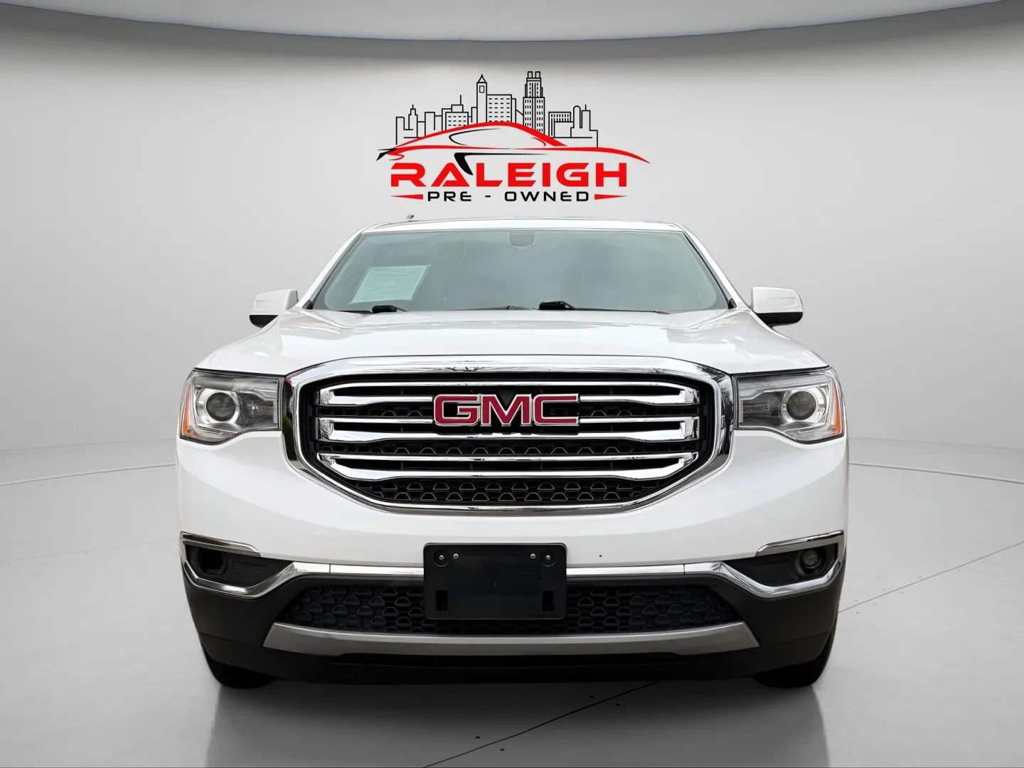 Used 2019 GMC Acadia SLE image 3