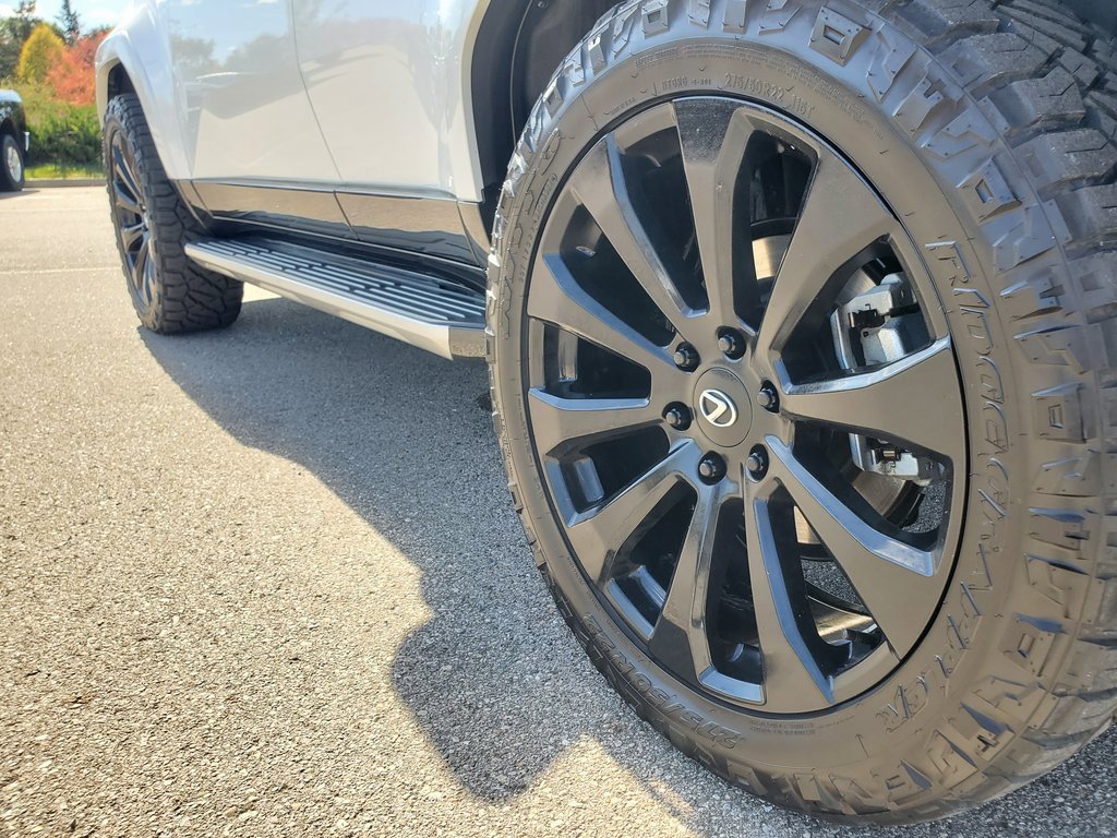 Used 2024 Lexus GX 550 image 36