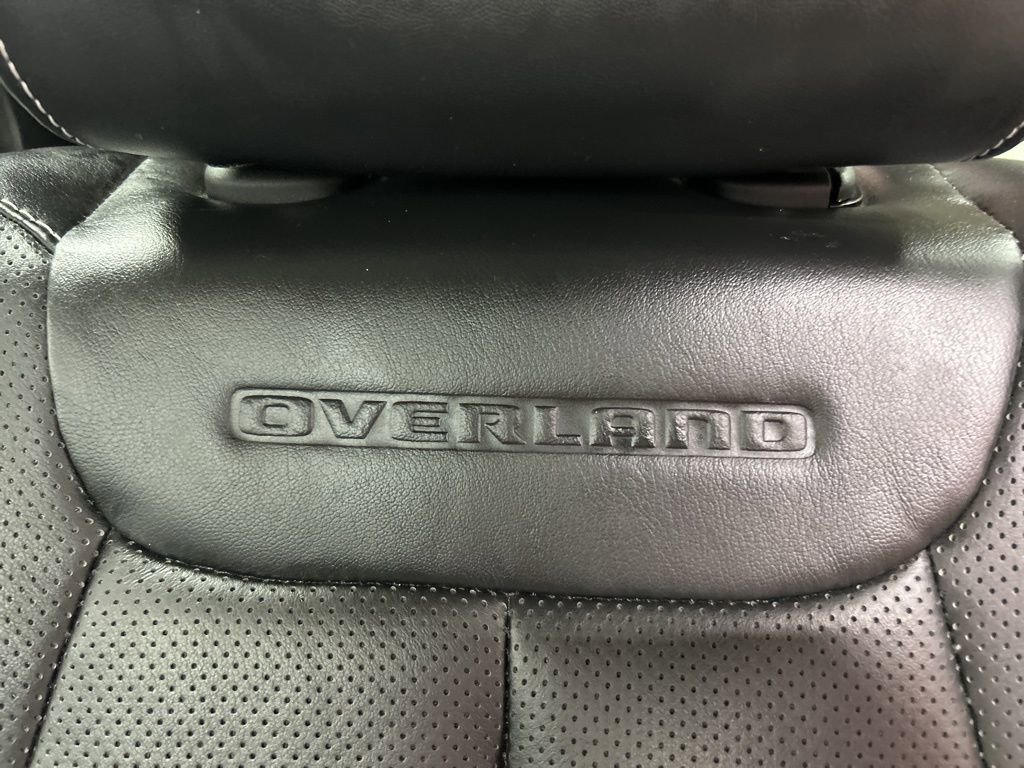 Used 2022 Jeep Grand Cherokee Overland w/ Adv Protech Group III image 12