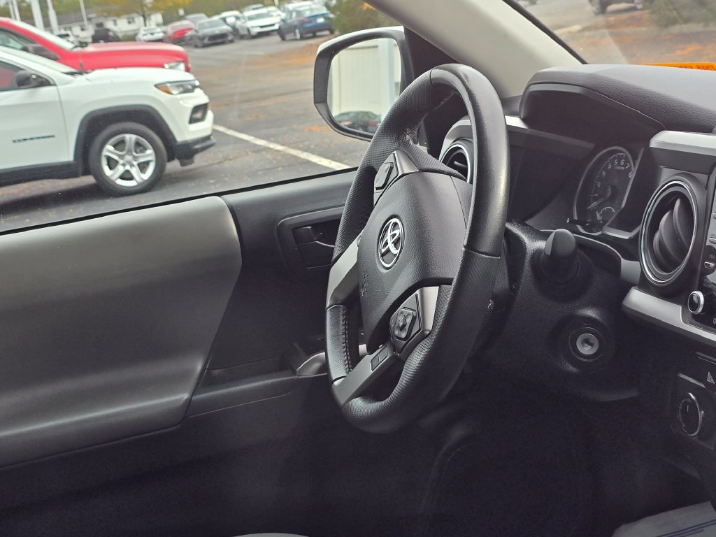 Used 2021 Toyota Tacoma SR5 AWD/4WD image 18