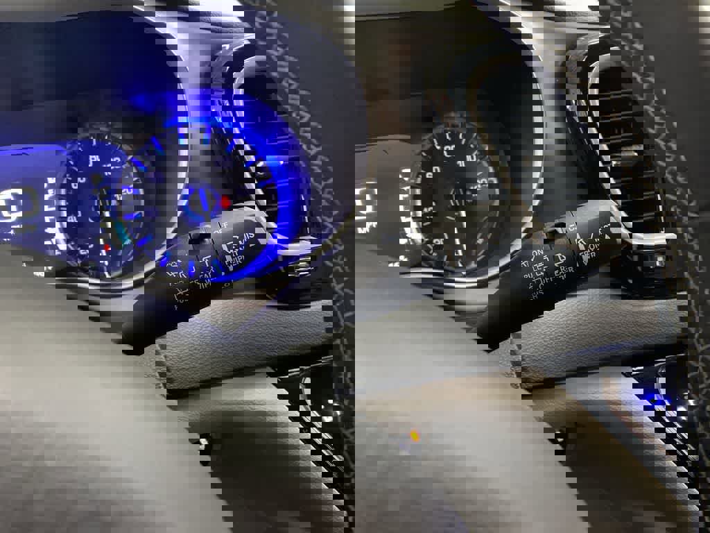 Used 2024 Chrysler Pacifica Touring-L image 21