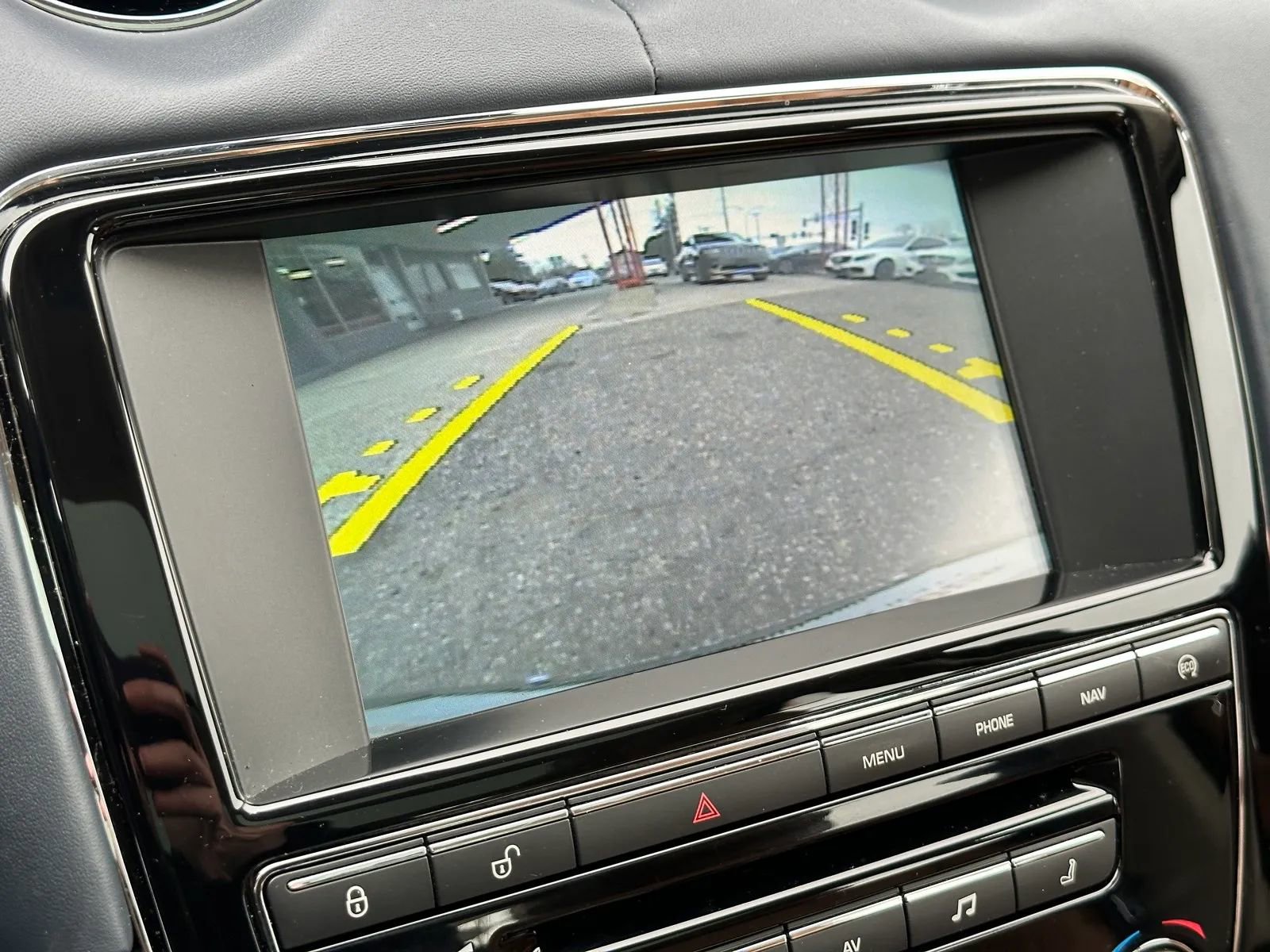 Used 2015 Jaguar XJ L Portfolio image 30