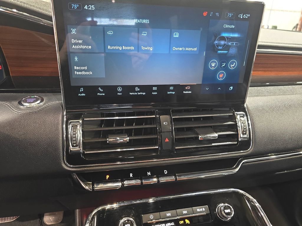 Used 2024 Lincoln Navigator Premiere image 22