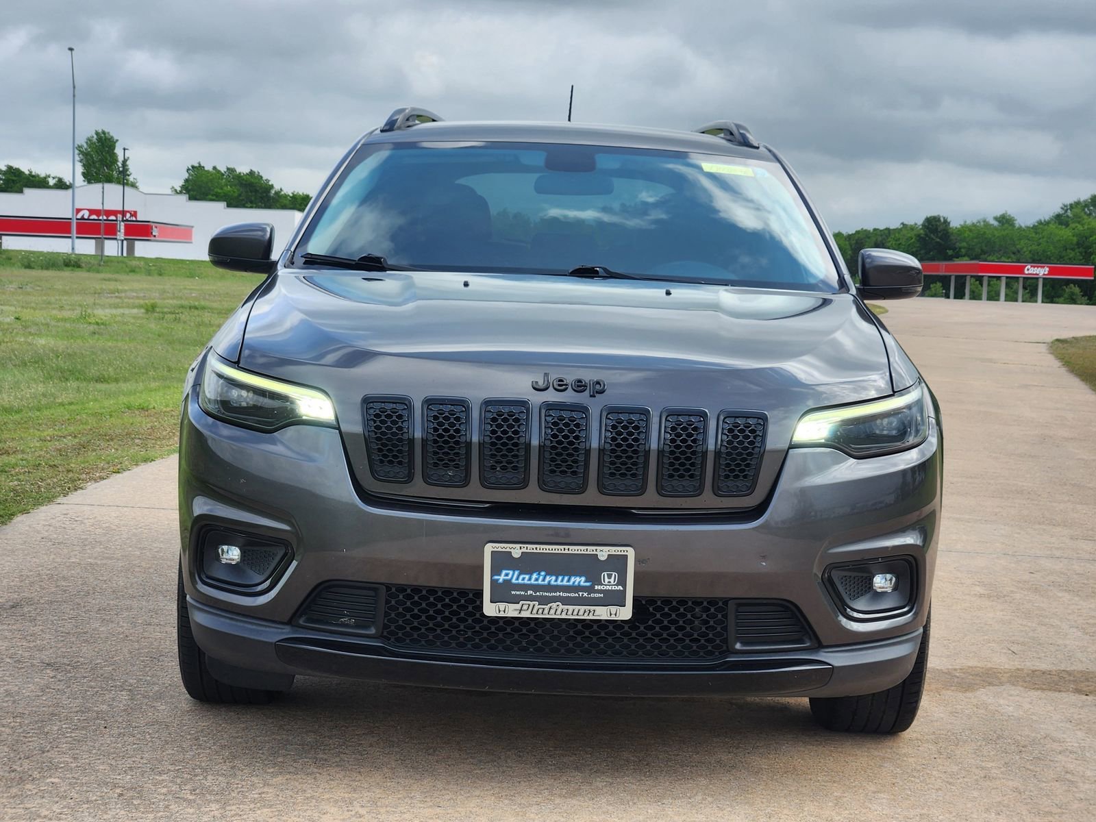 Used 2019 Jeep Cherokee Latitude Plus image 6