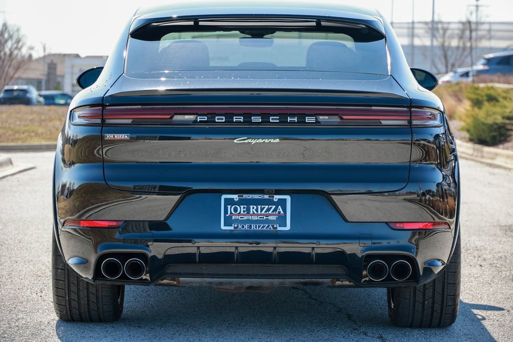 Certified 2025 Porsche Cayenne E-Hybrid Coupe image 11