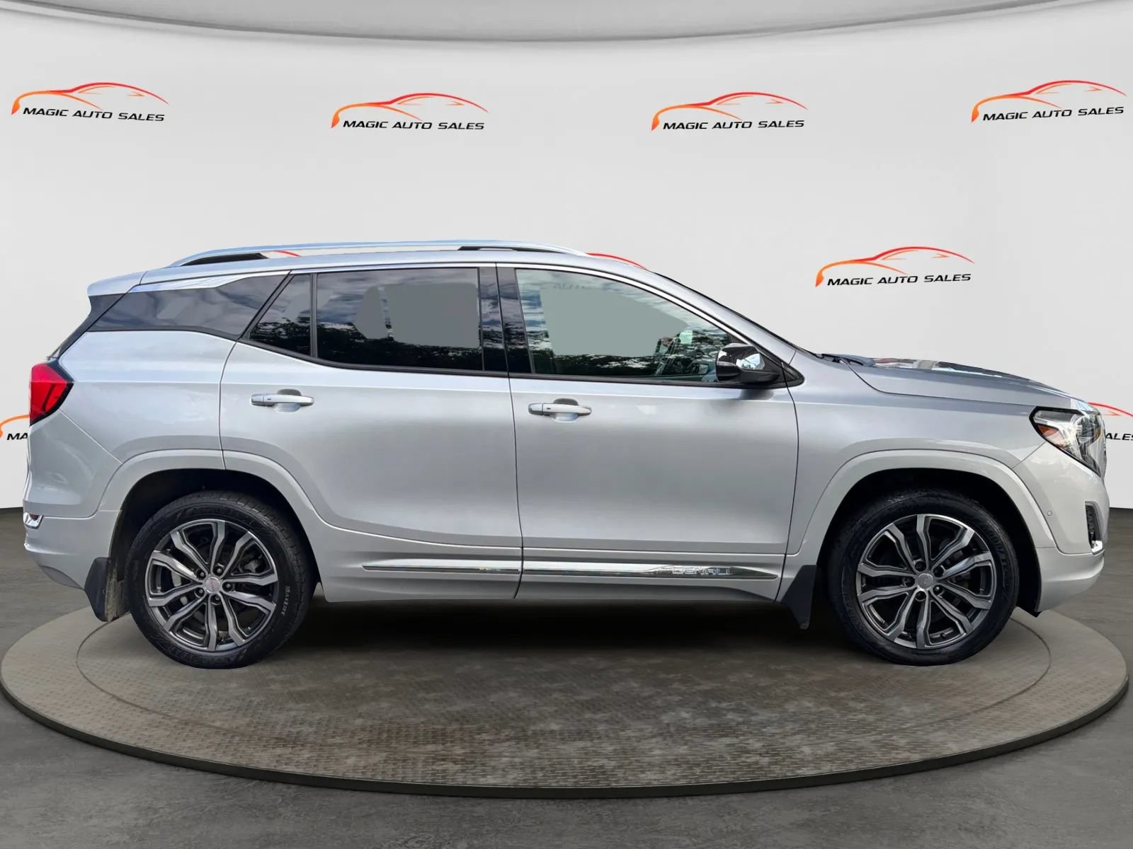 Used 2018 GMC Terrain Denali w/ Advanced Safety Package AWD/4WD image 6