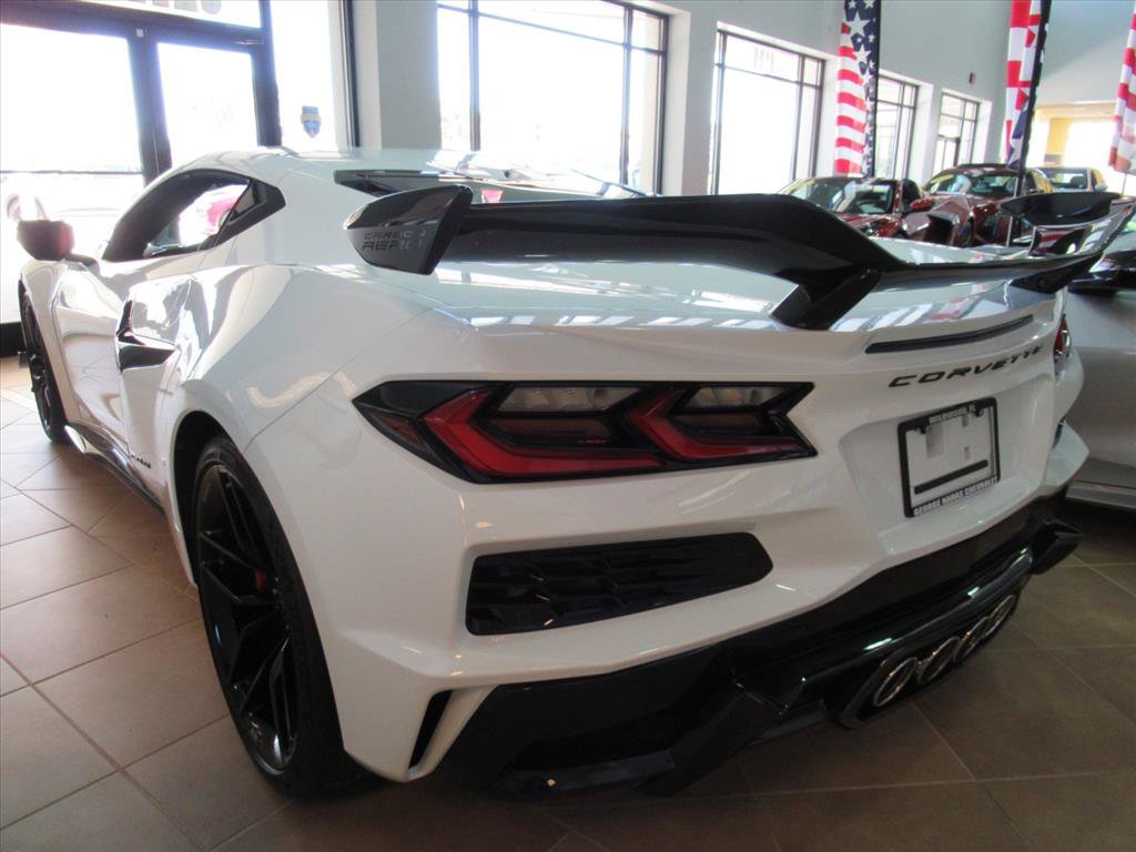New 2026 Chevrolet Corvette Z06 w/ Z07 Performance Package RWD image 4