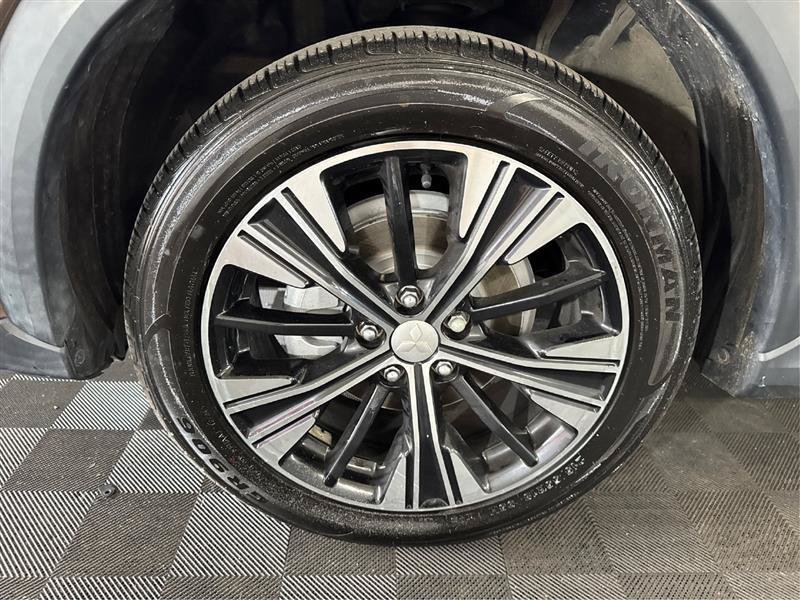Used 2018 Mitsubishi Eclipse Cross SEL AWD/4WD image 30