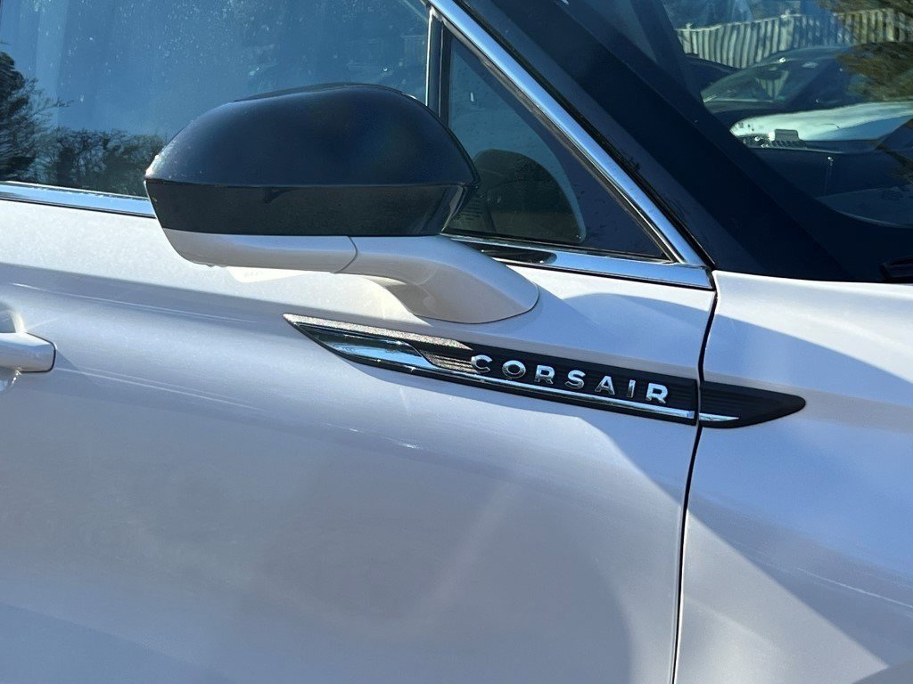 Used 2022 Lincoln Corsair AWD w/ Premium Package image 7