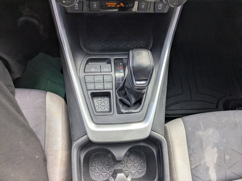 Used 2020 Toyota RAV4 XLE w/ Convenience Package AWD/4WD image 21