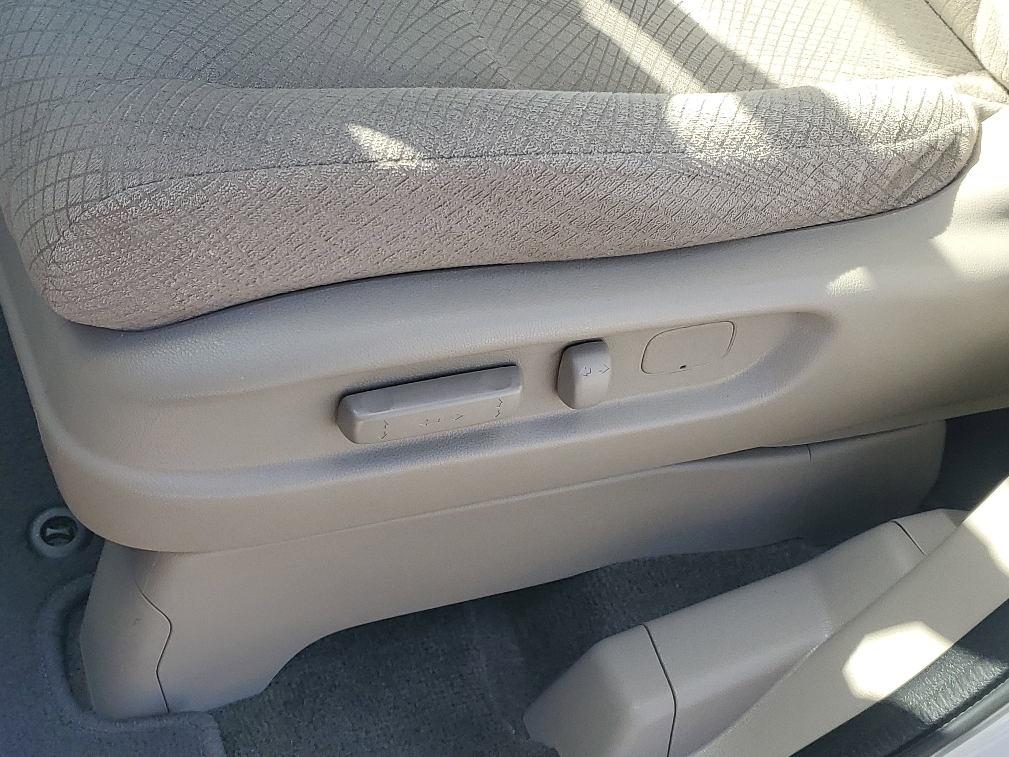 Used 2015 Honda Odyssey LX image 18