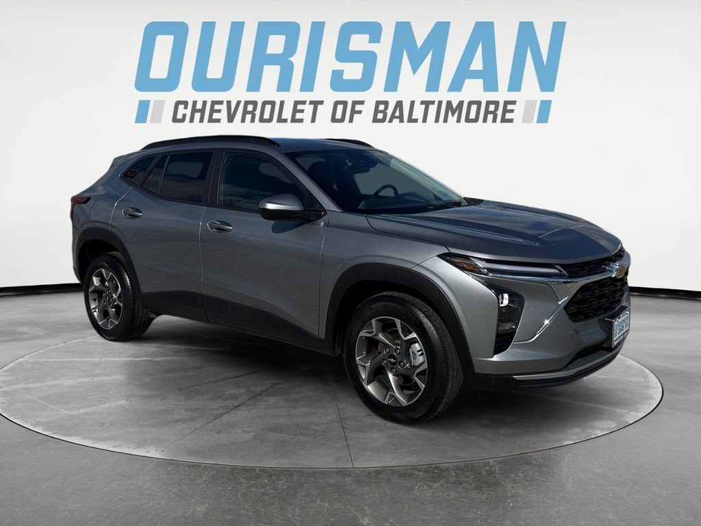 Certified 2025 Chevrolet Trax LT w/ Driver Confidence Package