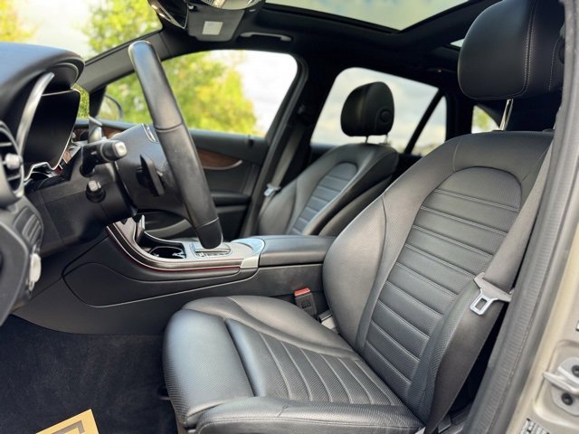 Used 2022 Mercedes-Benz GLC 300 4MATIC image 12