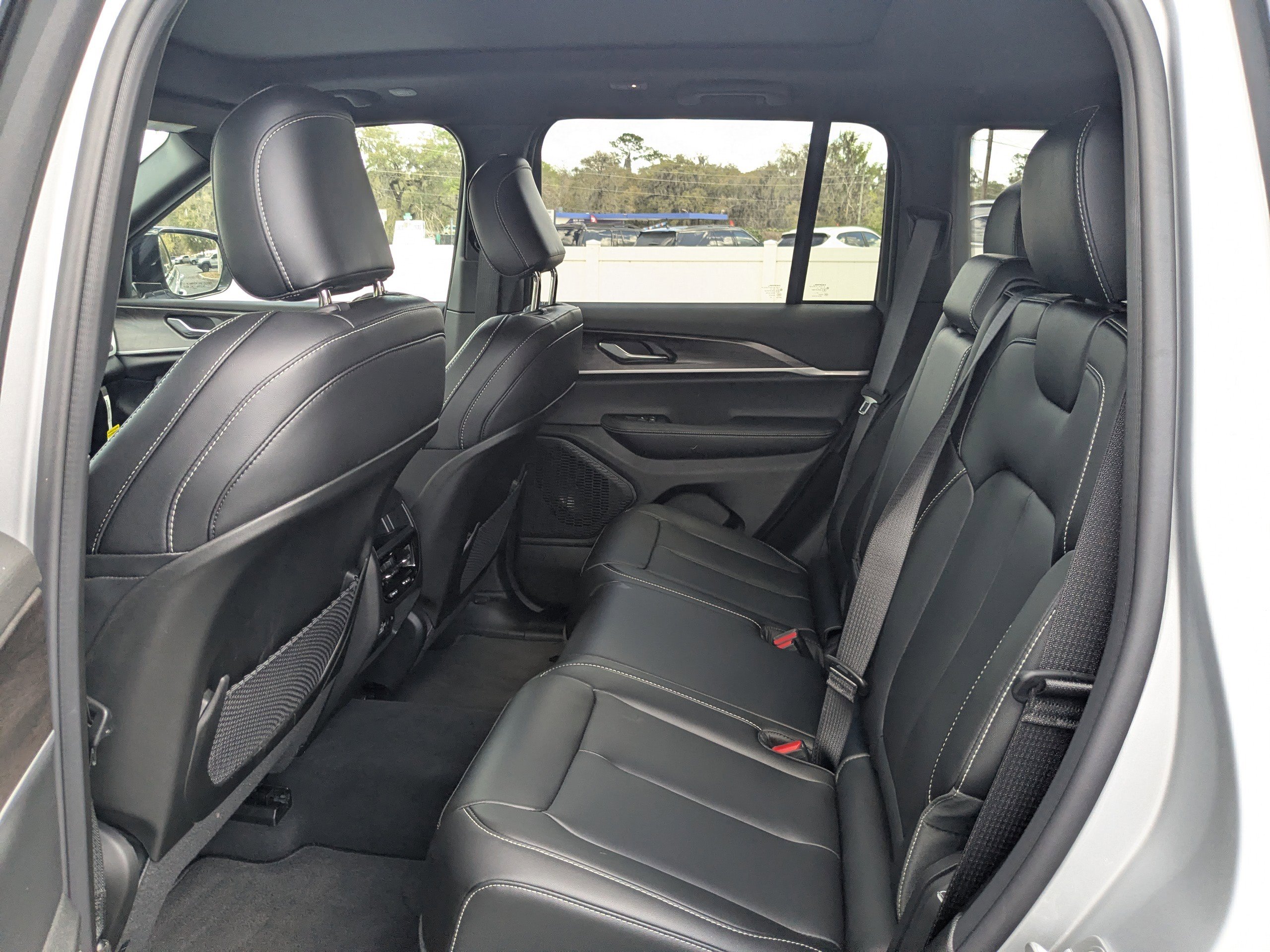 New 2025 Jeep Grand Cherokee Limited w/ Trailer Tow Package image 13