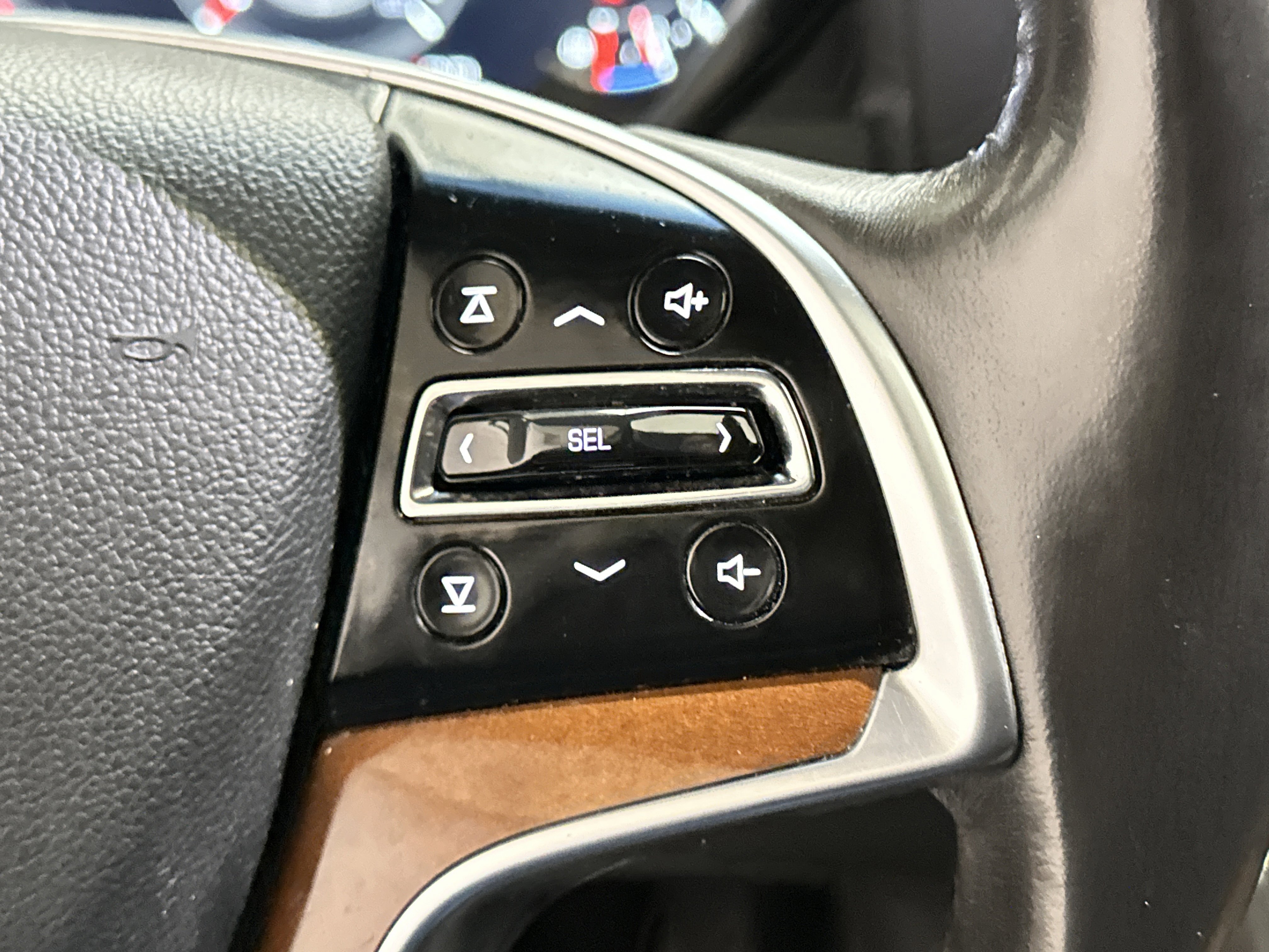 Used 2019 Cadillac Escalade Premium Luxury w/ LPO, Radiant Package image 34