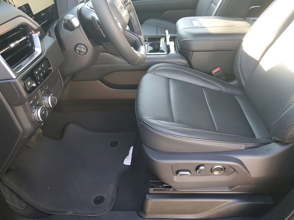Used 2025 GMC Yukon Denali image 32
