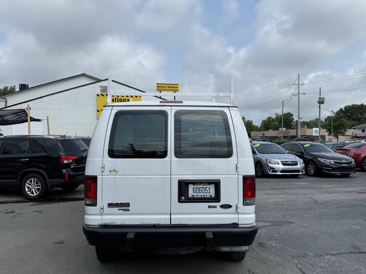 Used 2011 Ford E-250 and Econoline 250 w/ PWR Group RWD image 4