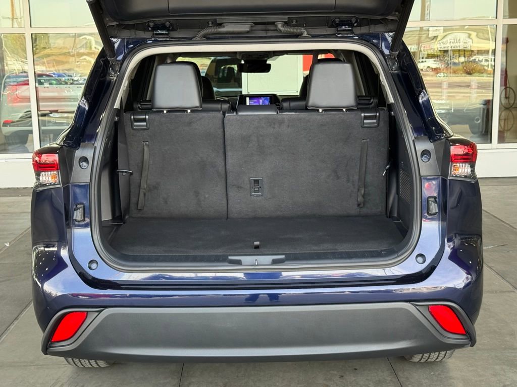 Used 2023 Toyota Highlander XLE image 16