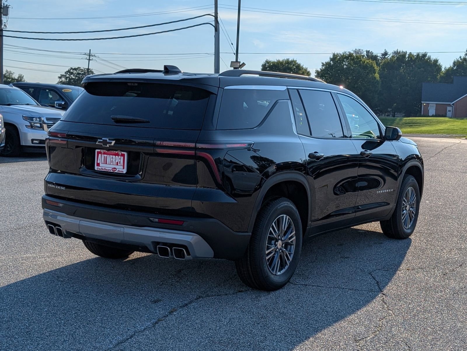 New 2026 Chevrolet Traverse LT w/ Driver Confidence Package image 2