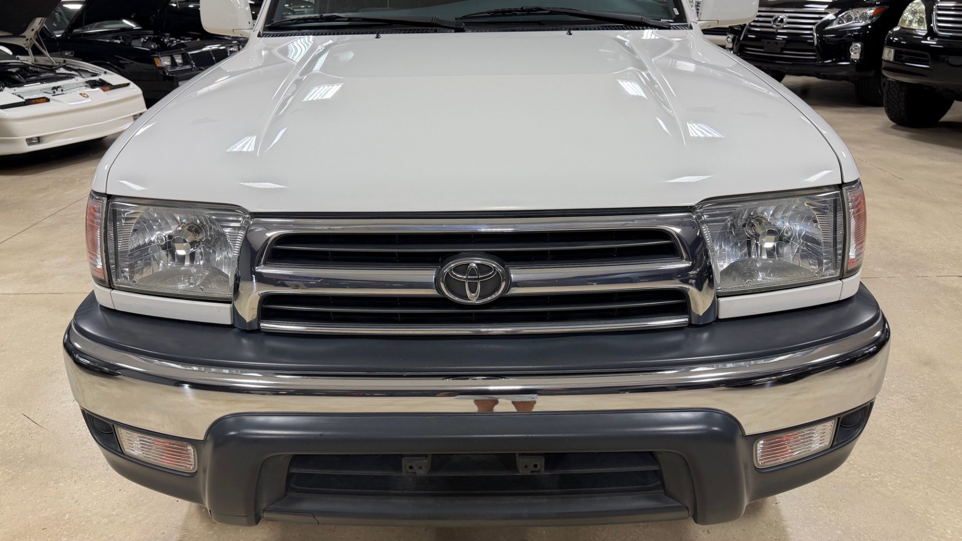 Used 2000 Toyota 4Runner SR5 w/ Upgrade Value Pkg 4 AWD/4WD image 11