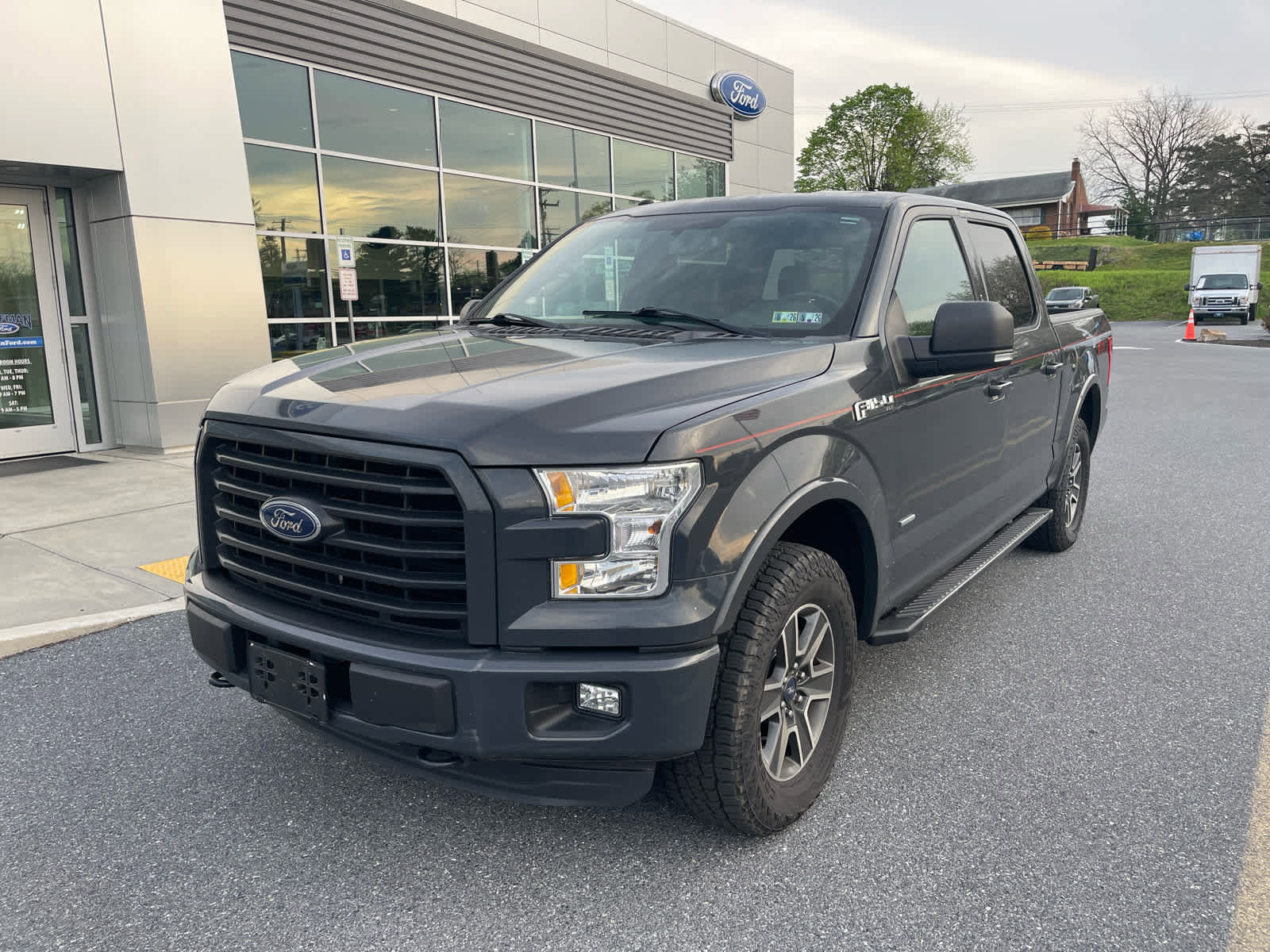 Used 2016 Ford F150 XLT w/ Equipment Group 302A Luxury image 2