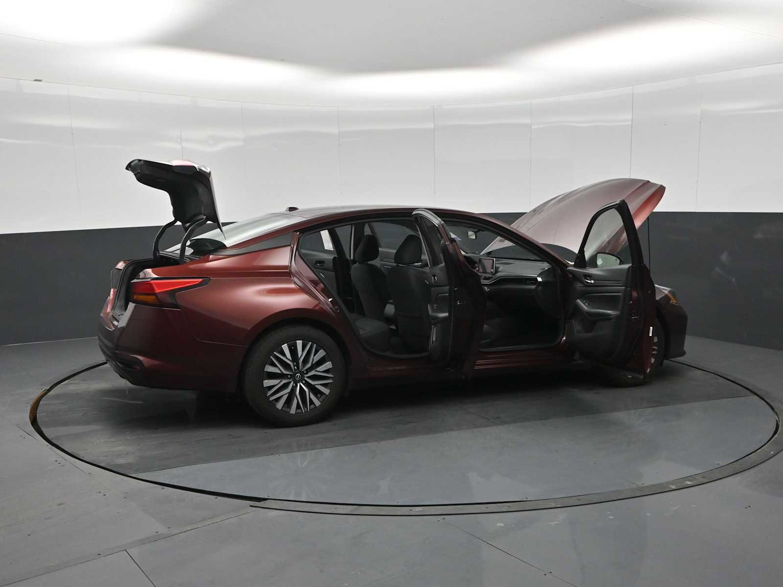 Used 2024 Nissan Altima 2.5 SV image 39