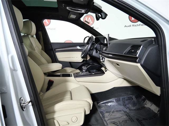 Used 2022 Audi Q5 2.0T Premium Plus w/ Premium Plus Package image 11