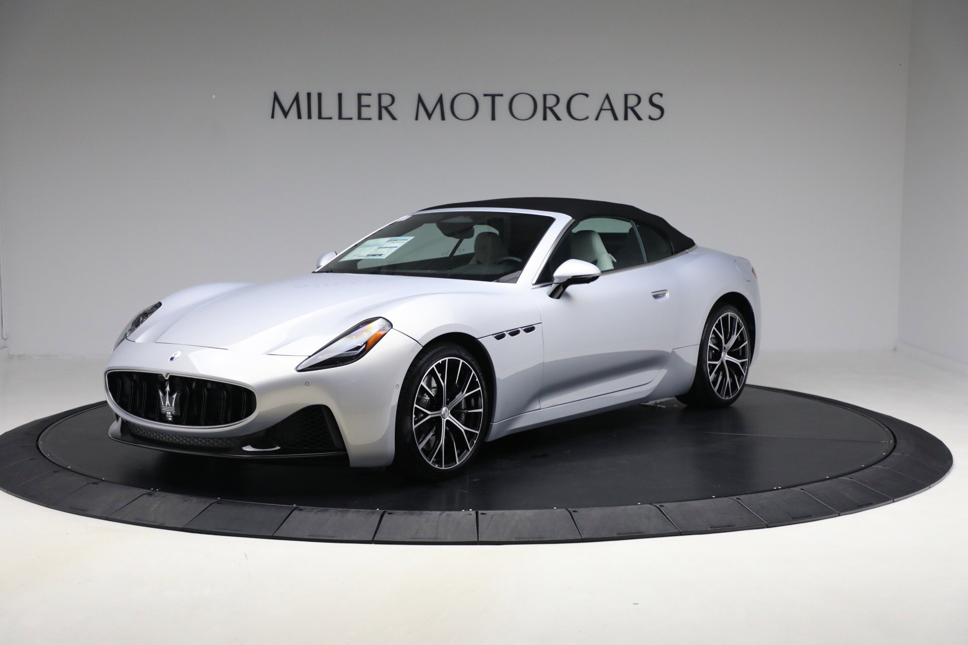 New 2026 Maserati GranCabrio Modena image 11