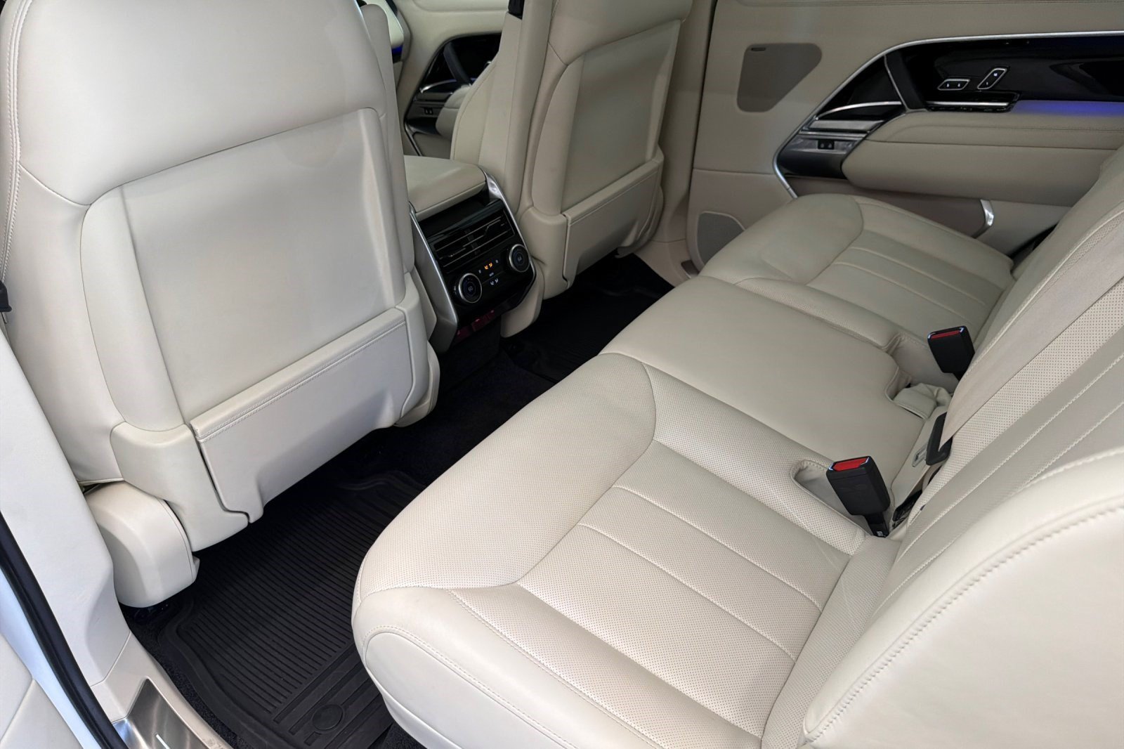 Used 2023 Land Rover Range Rover Long Wheelbase SE AWD/4WD image 27