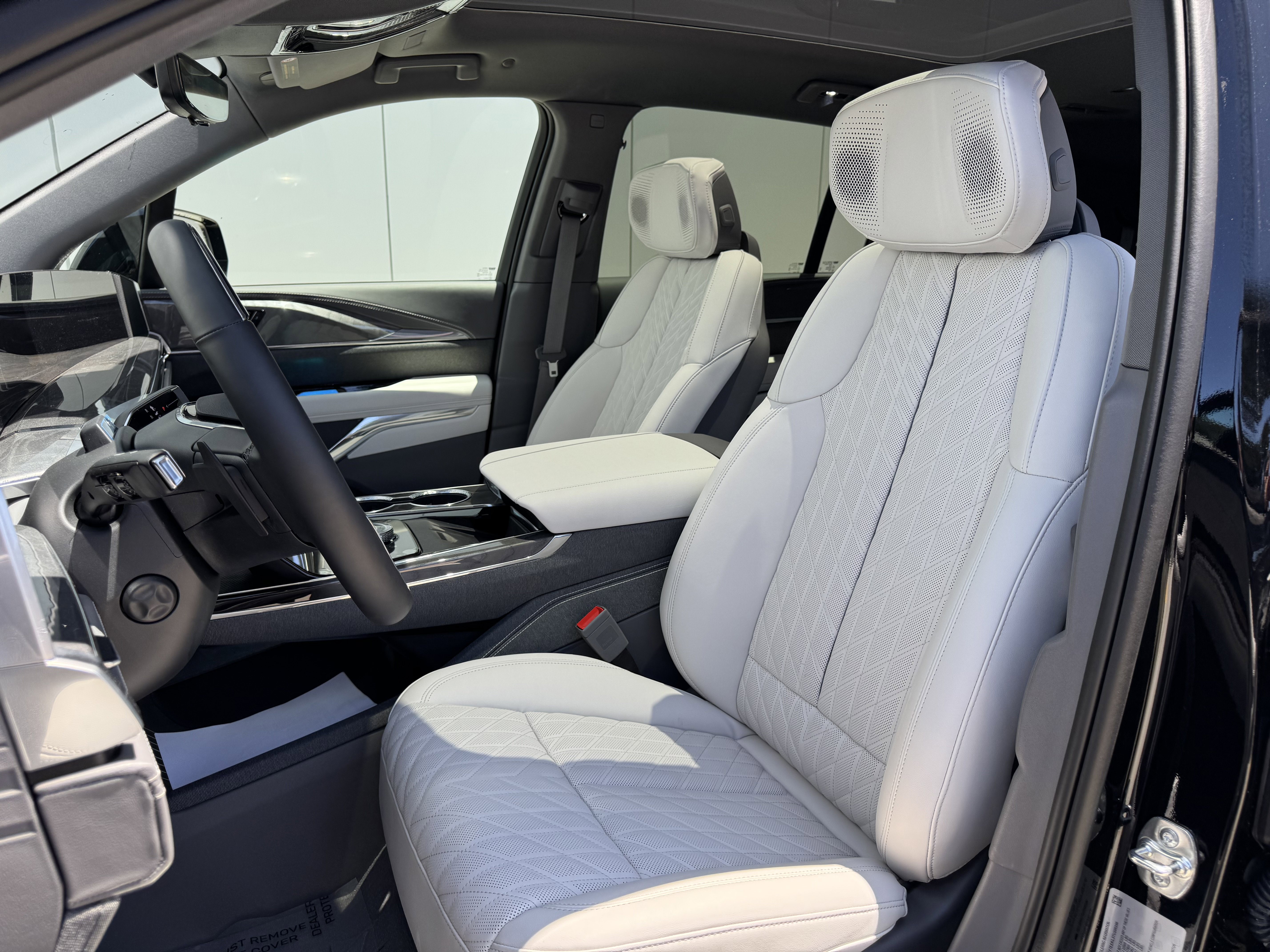 New 2026 Cadillac Escalade IQ Sport 1 w/ LPO, Floor Liner Package AWD/4WD image 12