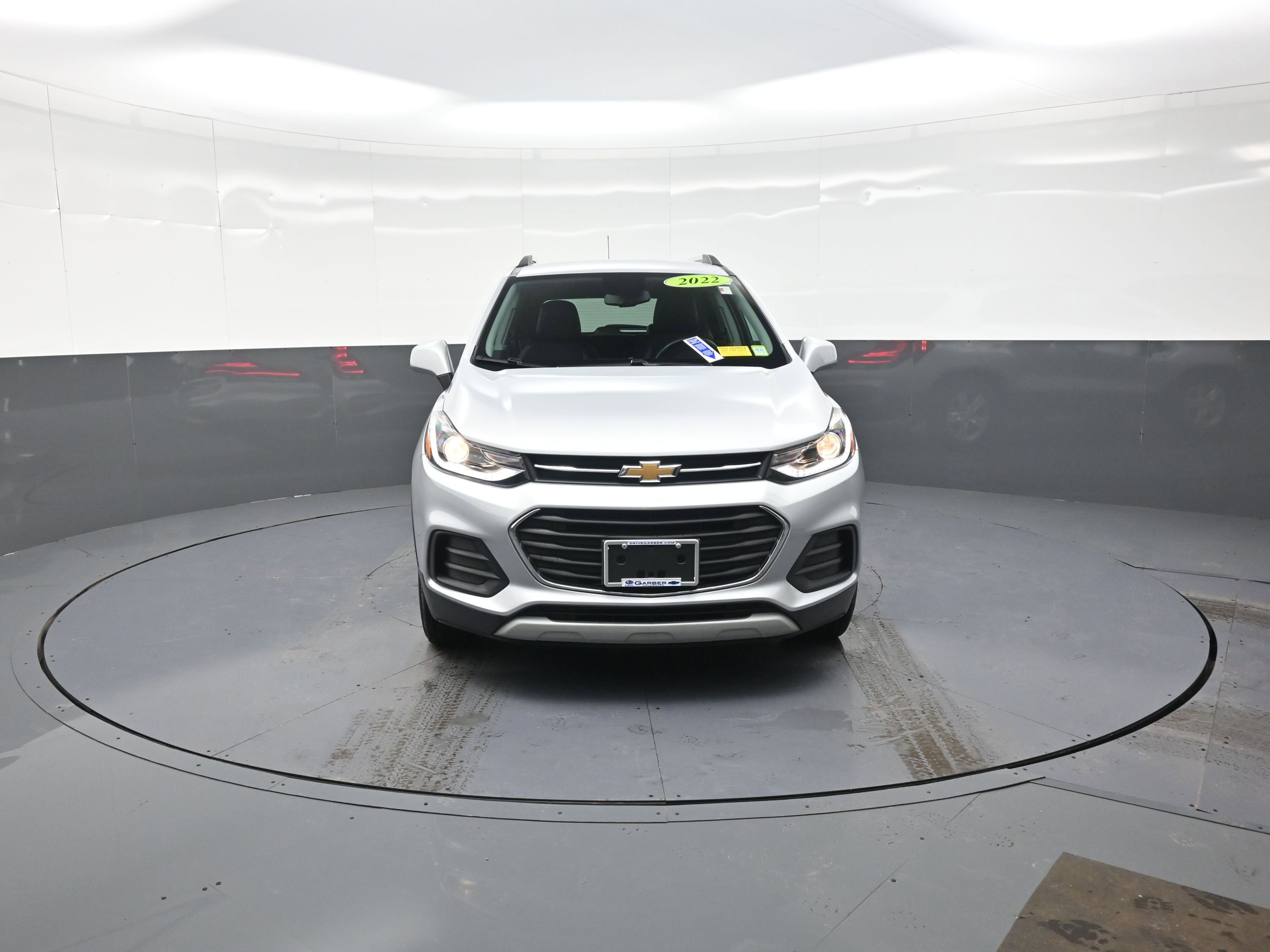 Used 2022 Chevrolet Trax LT w/ LT Convenience Package image 8