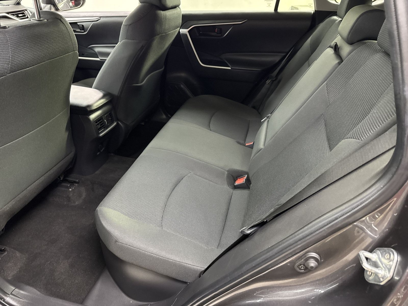Used 2024 Toyota RAV4 LE AWD/4WD image 36