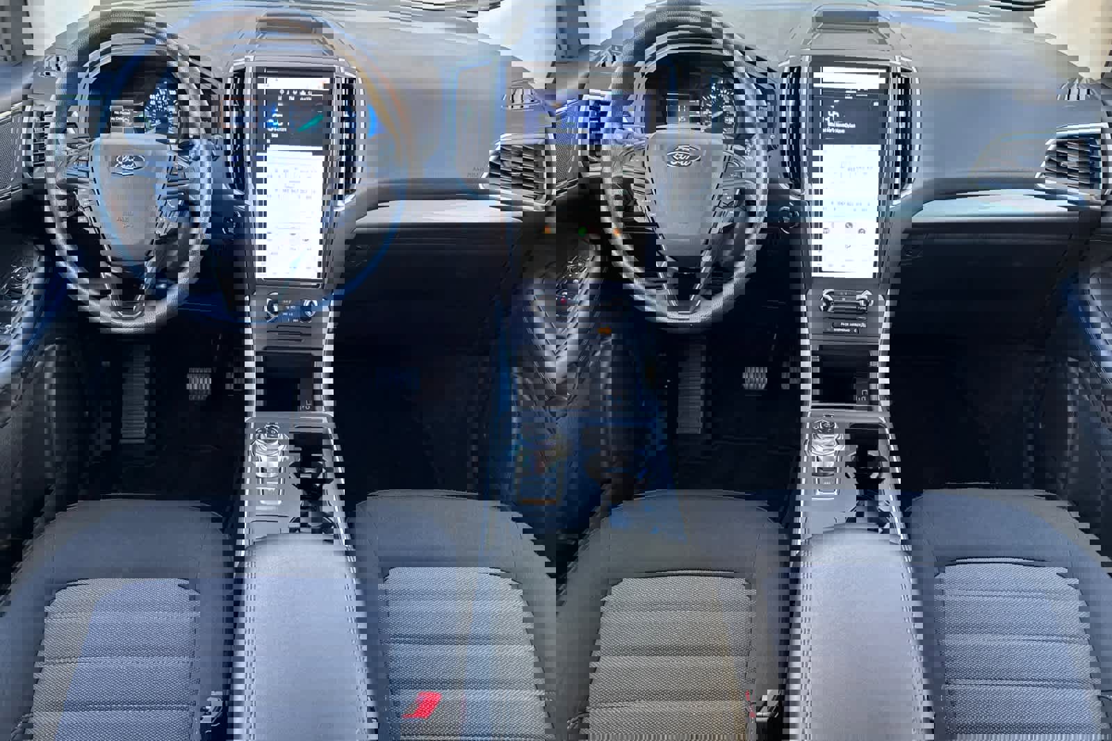 Used 2024 Ford Edge SE w/ Cargo Accessory Package image 14