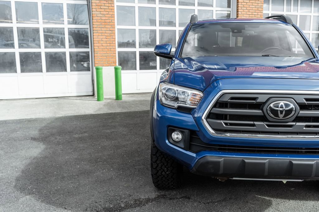 Used 2018 Toyota Tacoma TRD Off-Road image 34
