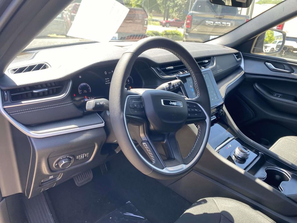 New 2026 Jeep Grand Cherokee Laredo X RWD image 18