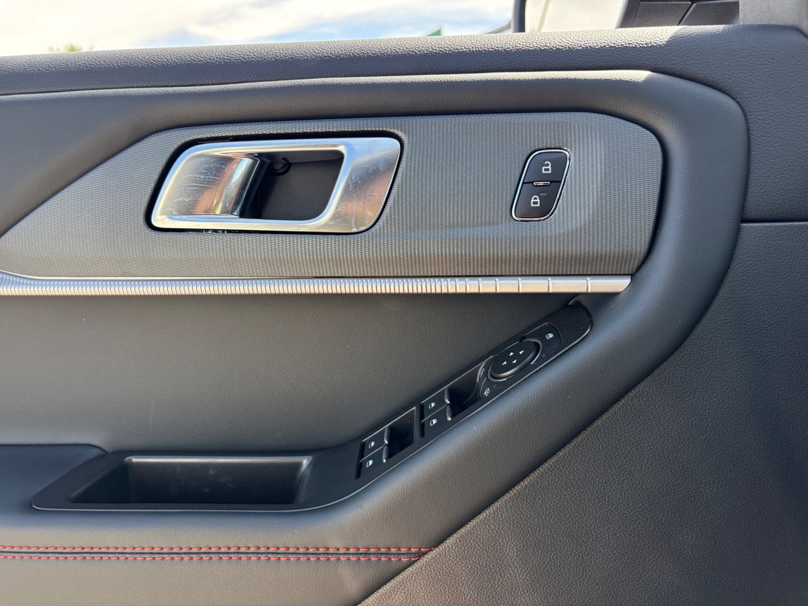 New 2025 Ford Explorer ST-Line image 16