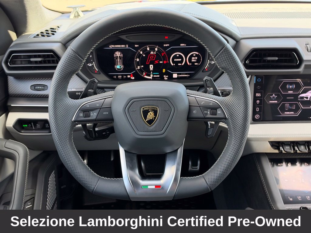 Used 2025 Lamborghini Urus SE AWD/4WD image 22