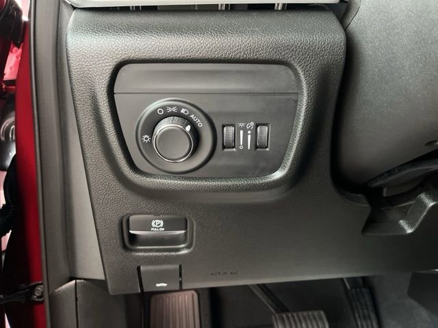 Used 2023 Jeep Grand Cherokee L Laredo image 16